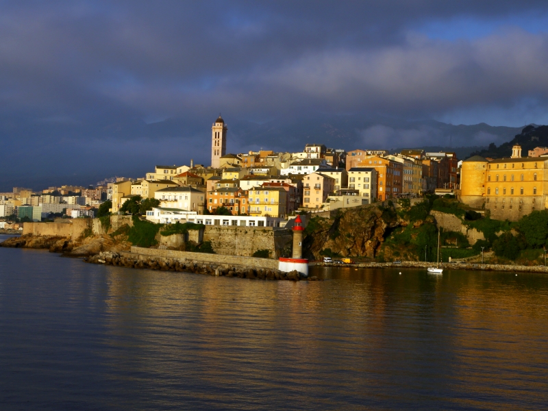 Die Hafenstadt Bastia auf Korsika. (c) Andreas Burkert