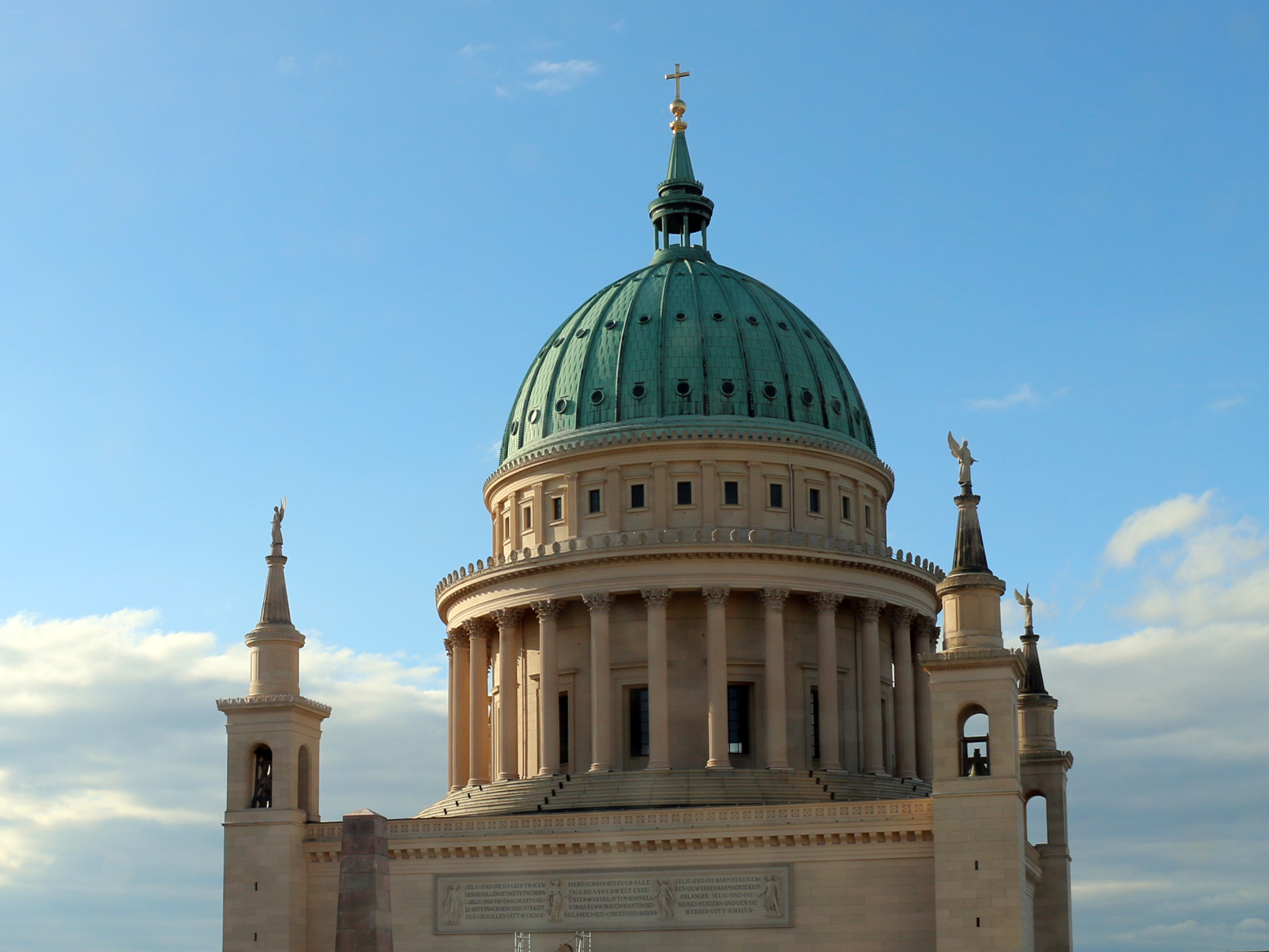 Die Nikolaikirche mit ihrer großen Kuppel kann bestiegen werden. © Dagmar Köhler