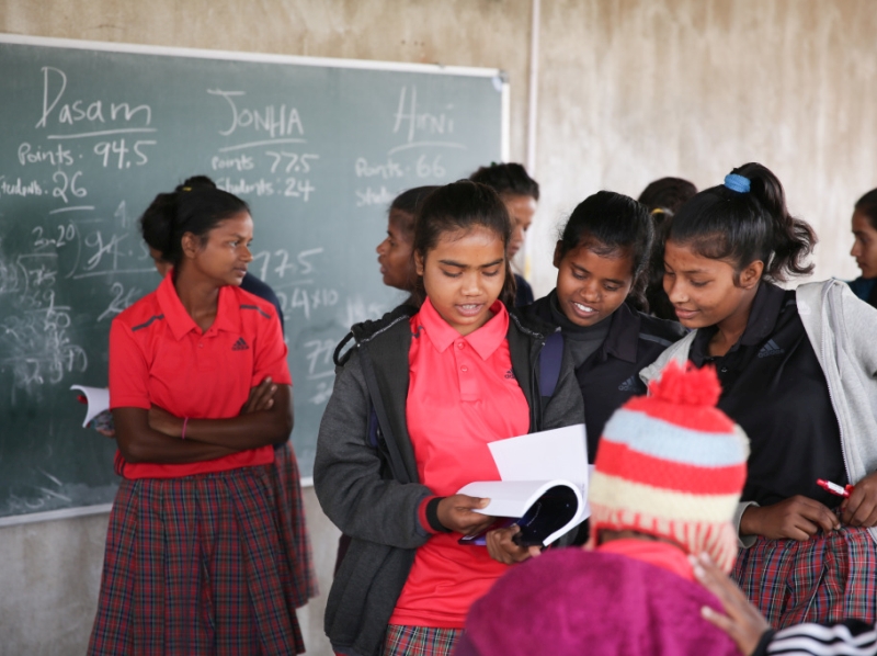 Laureus World Sports Awards 2019: Laureus Sport for Good Award Gewinner ist das indische Sozialprojekt Yuwa. Das Projekt bietet rund 450 Mädchen eine vollständige englisch Schulausbildung. (c) Daimler