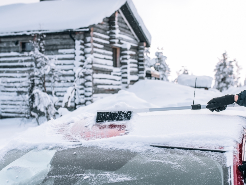 Schnee gehört nicht aufs Autodach. (c) Kungs